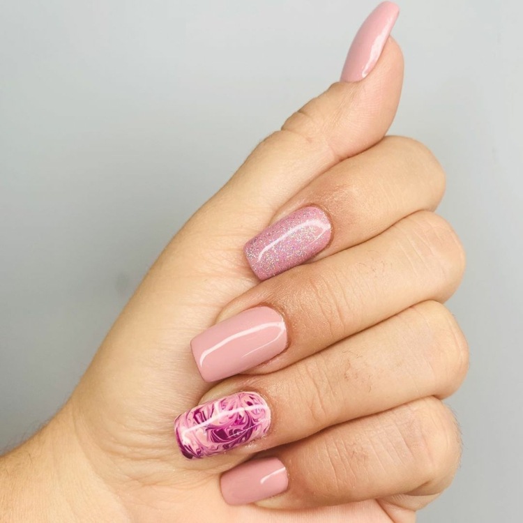 gel naglar skumma rosa glitter naglar med dekorationer