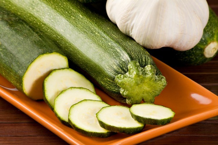 zucchini idé grönsaksplantering lätt nybörjarvård