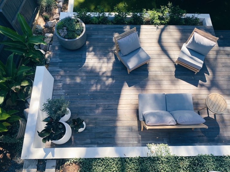 moderna loungemöbler av trä för små terrasser