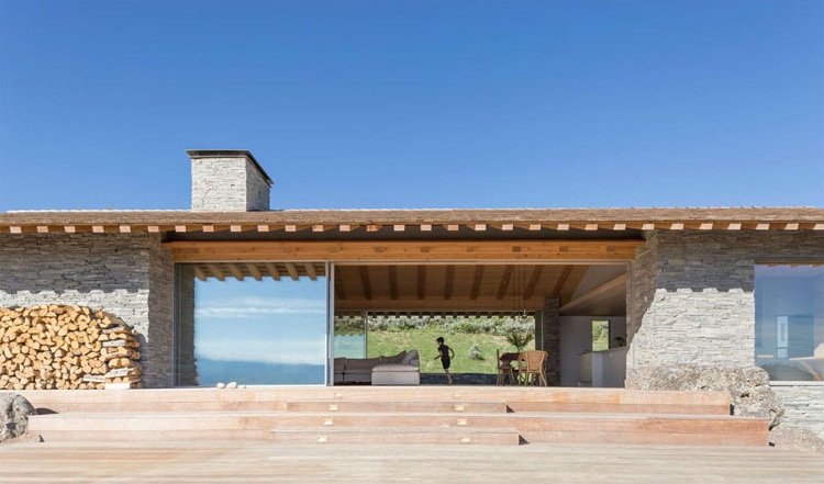 minimalistiskt boende-mysigt-hus-sten-trä-utanför-exteriör