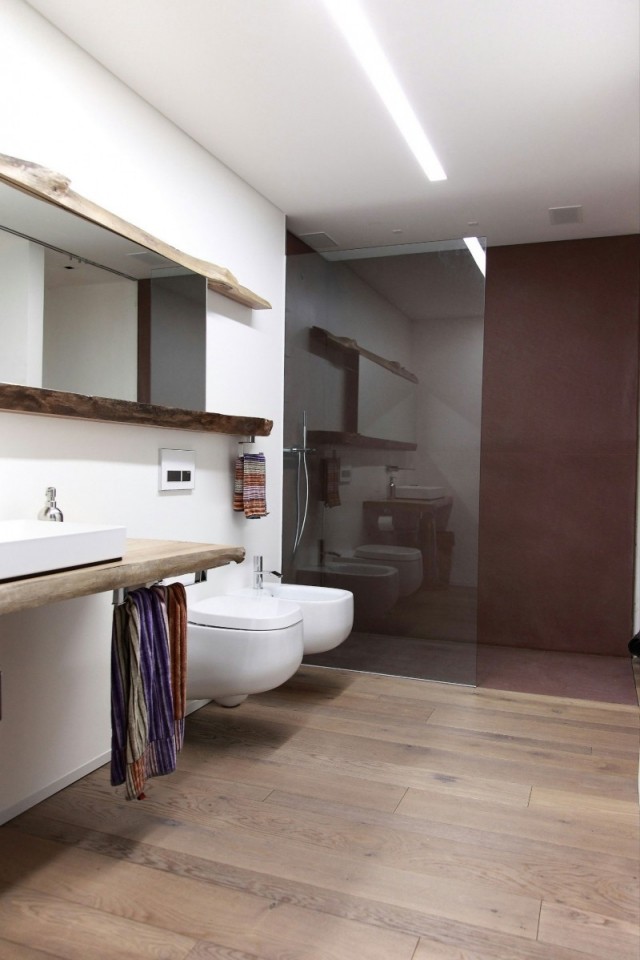 rustikt badrum hall golv dusch område glaspartition
