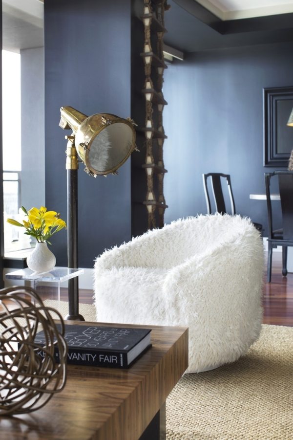 Mysiga möbler i vinter-vit päls-soffa tak-inredning idé
