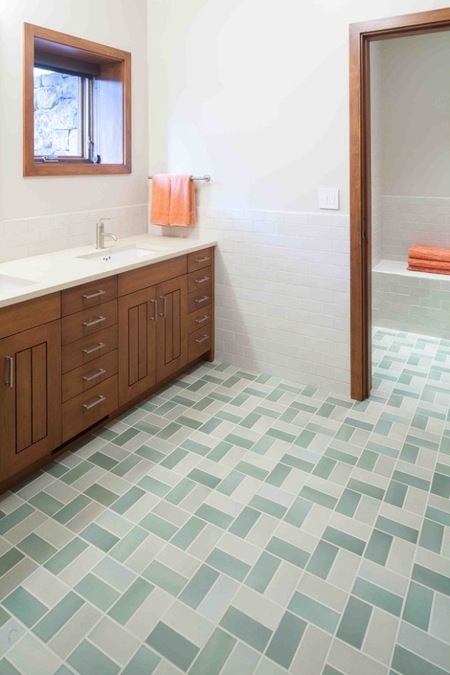 linjär-geometrisk-badrum-kakel-mönster-lägger-golv-idéer
