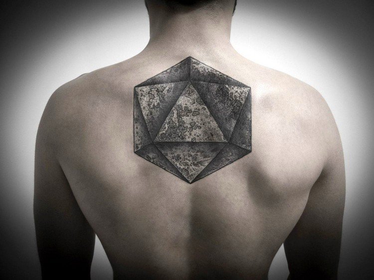 Geometriska tatueringar män tillbaka tatuering dodekaeder