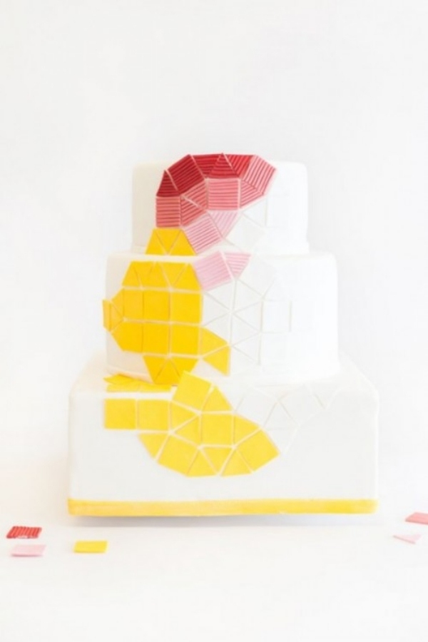Tårta-bröllop-tre-nivå-gul-röd
