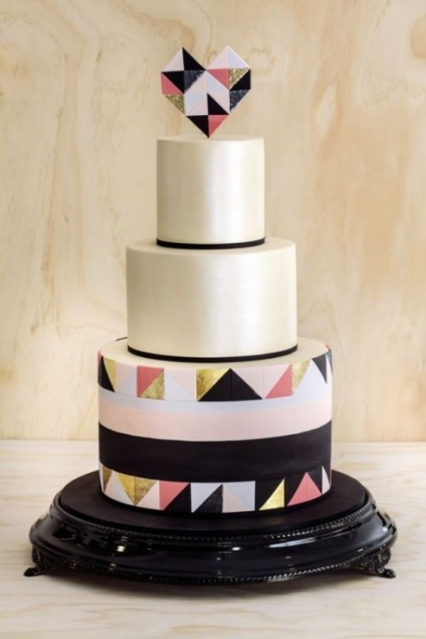 Tårta -för-bröllop- ovanlig- hattform-tre-nivå