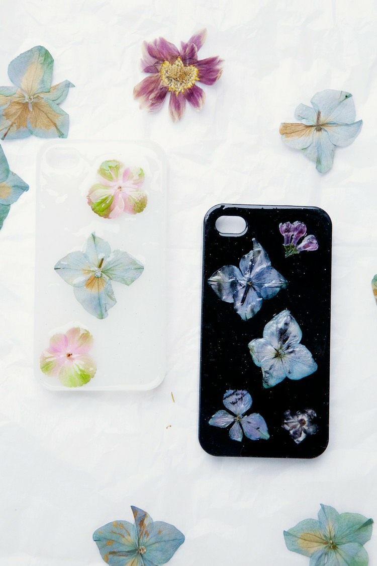 pressade-blommor-mobiltelefon-fodral-dekorera-nagellack