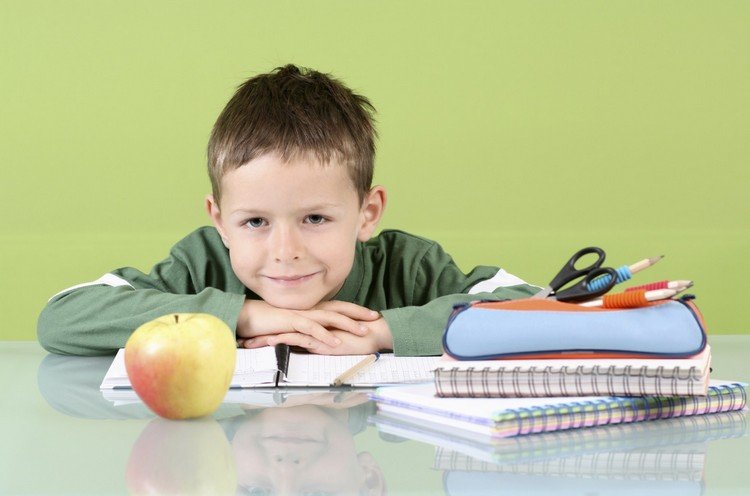 Gåvor för skolanmälan barn-övningsböcker-pennfodral-skol saker-äpple