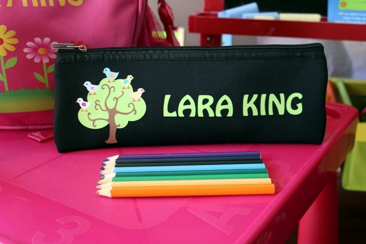 gåvor-skolgång-personliga-pennfodral-namnfärgade pennor