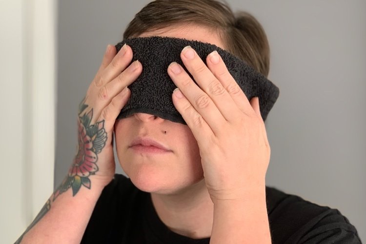 huskurer för svullna ögon efter gråt
