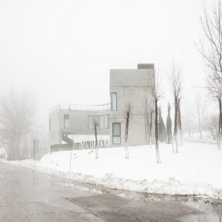 snö vinter hus design välvd fasad