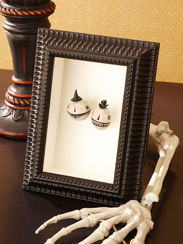 halloween dekor idéer ögonbollar bildram skelett hand