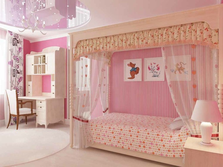 liten-prinsessa-plantskola-rosa-vägg-massiv-himmelsäng-vit-matta-garderob-sträcktak