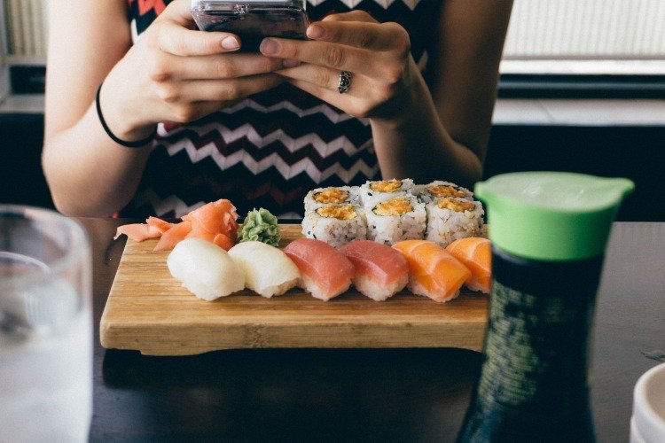 Japansk sushi hälsosam sashimi tonfisk lax