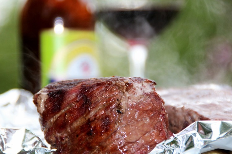 hälsosam-grillning-indirekt-folie-matlagning-kött-gas-grill