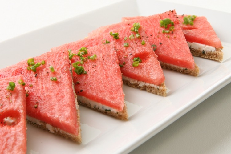 vattenmelon-diet-smörgås-triangel-form-kvark-örter