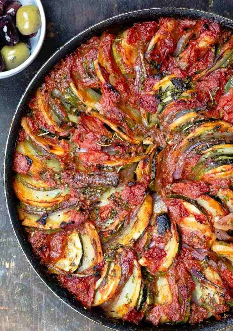 Grekiskt grönsaksrecept med zucchini, potatis och rosmarin