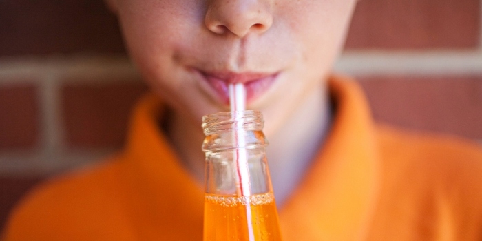 barn-drycker-drick-med-gas-kolsyrad