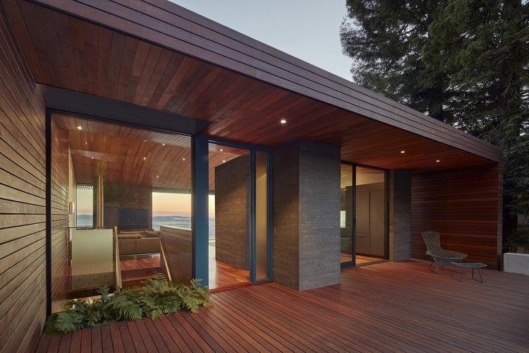 Bygg en modern villa med trätak och glasfronter