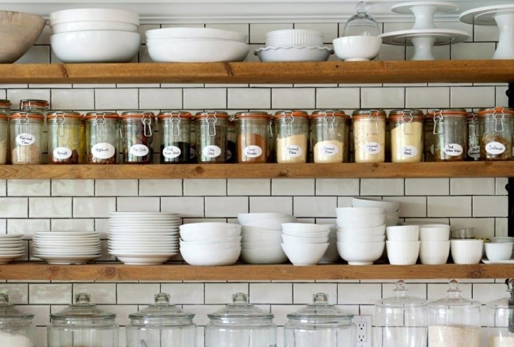 Kryddställ DIY för en minimalistisk modell av träskivor