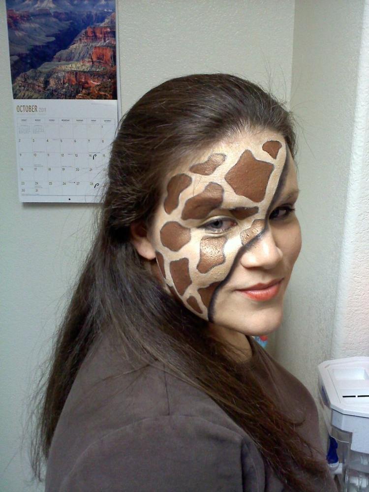 karneval kvinna giraff make-up idé panna ögon kinder