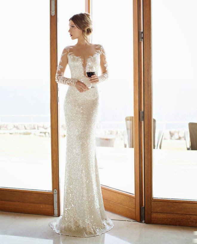 Designer-bröllopsklänningar-Julie-Bodycon-Vino-elegant-V-hals-slits