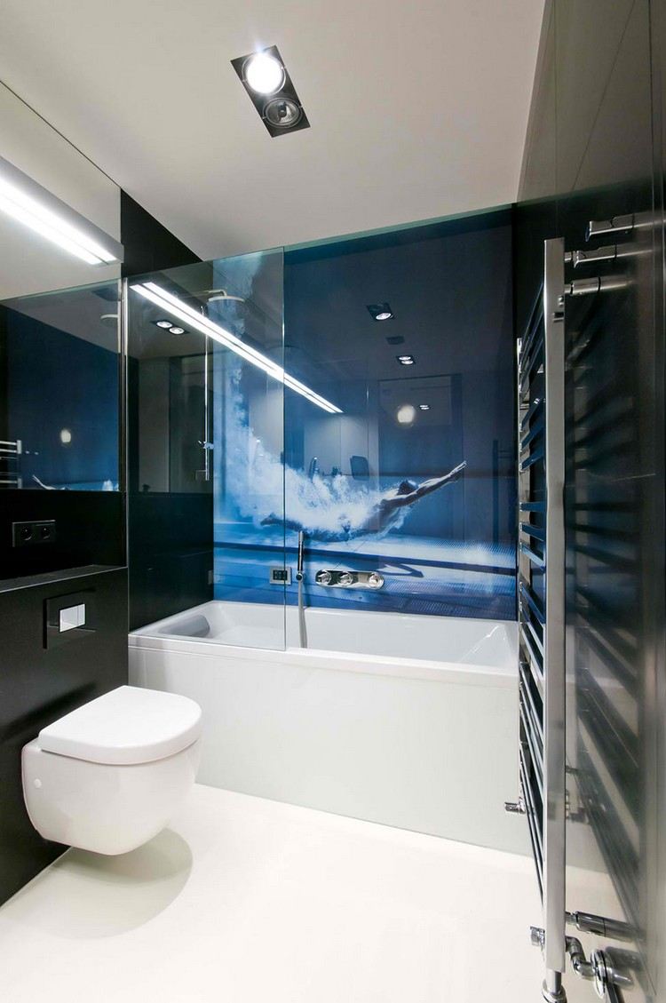glas-istället-för-kakel-badrum-väggpaneler-dykare-fotomotiv-badkar
