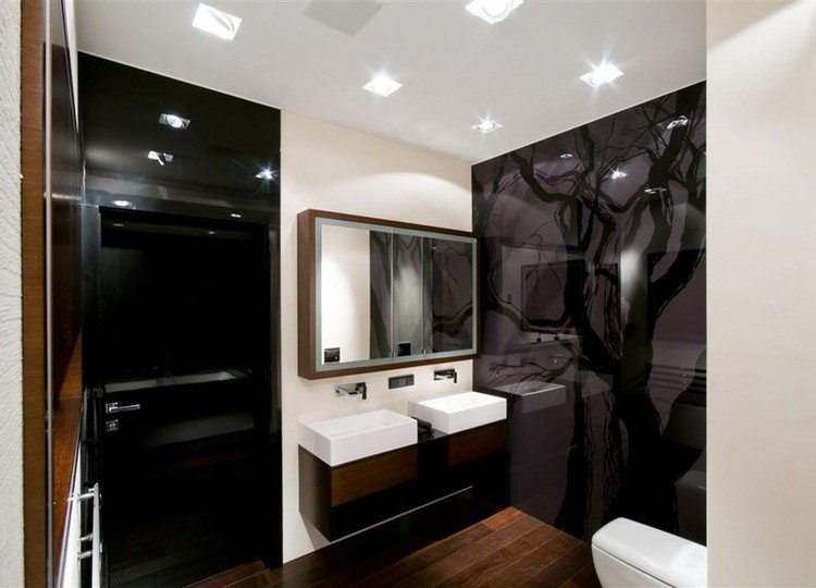 glas-istället-för-kakel-badrum-svart-vägg-paneler-rök-motiv-