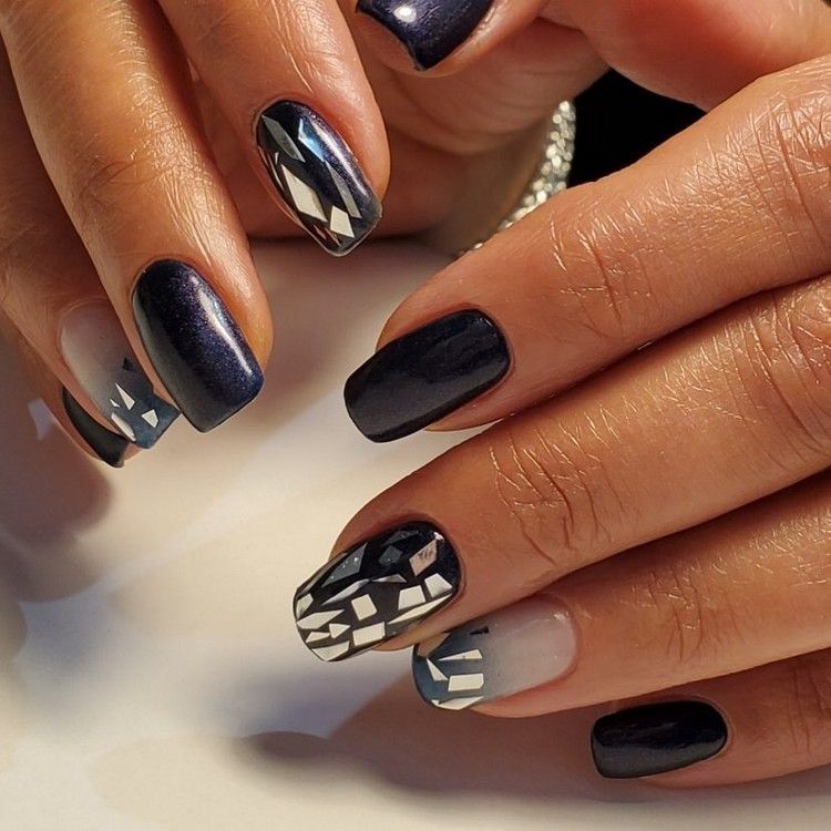 Måla dina naglar själv idéer nageldesign ombre i svart Glass Nails nageltrend