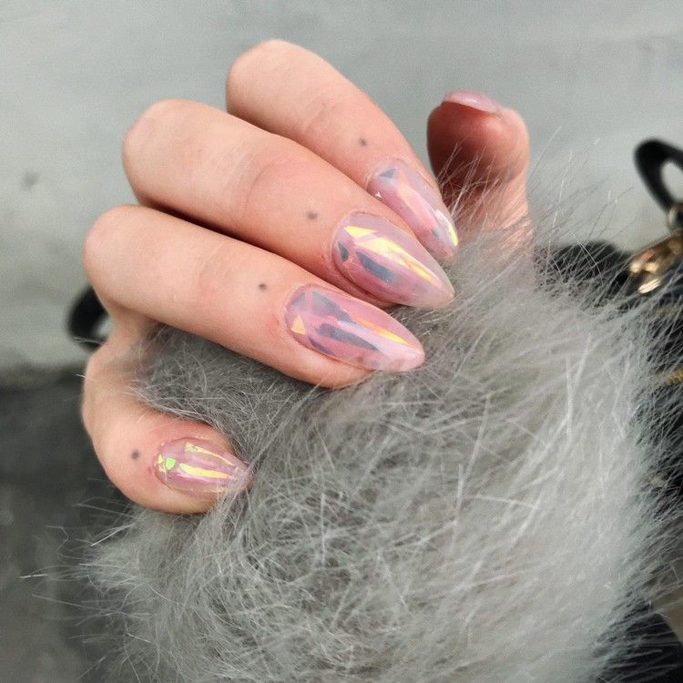 Glas naglar Nail Trend Almond Shaped Nails Nail Design Ideas