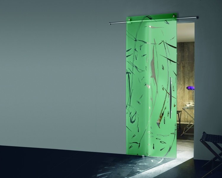 glasdörr-inuti-grön-dekorerad-Zefira-salvia