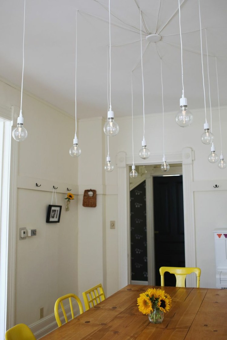 glödlampa som lampa minimalistisk-diy-enkel-matbord-dekoration