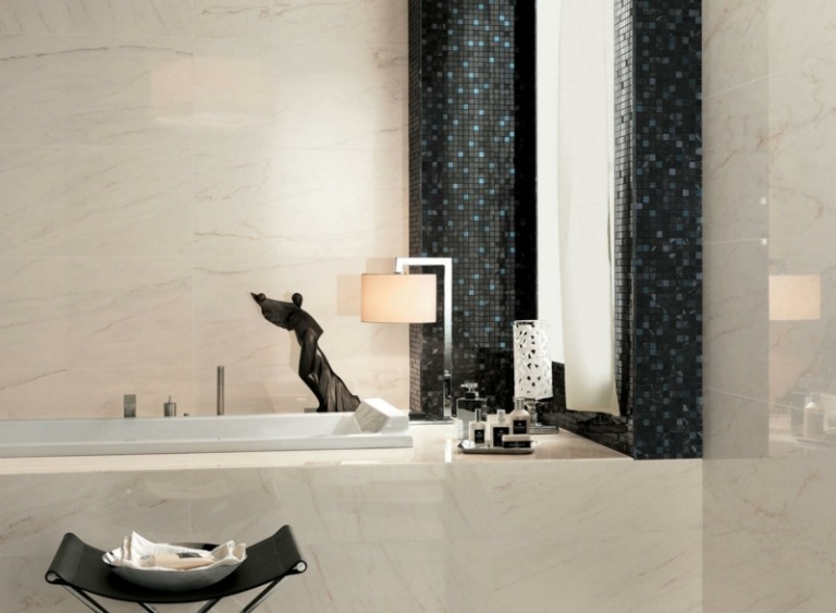 badrum kakel marmor svart mosaik glans badkar