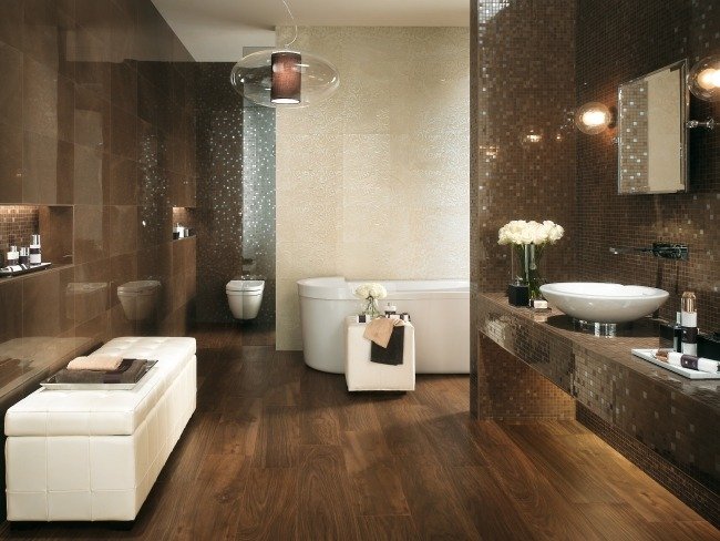 lyxiga badrumsplattor beige brun mosaik spegeleffekter