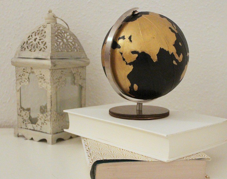 Globe-dekoration-guld-karta-målning-vintage