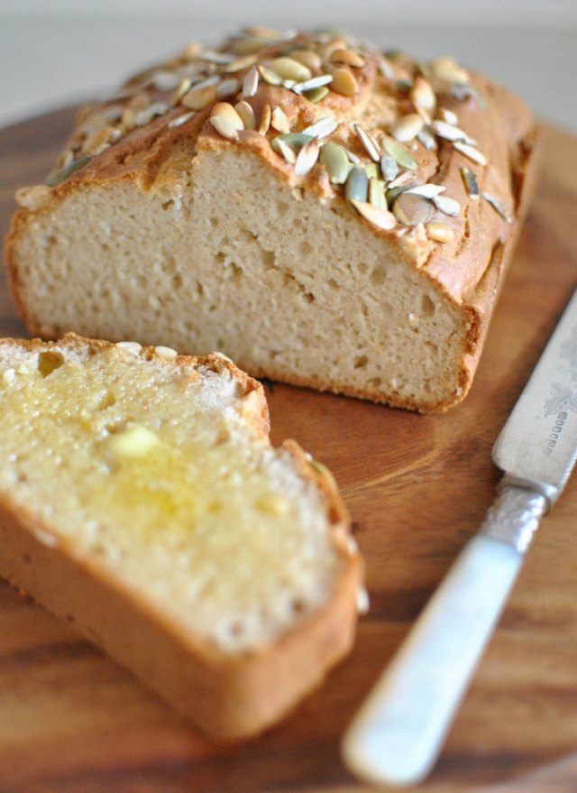 glutenfritt-bröd-bak-recept-bovete bröd