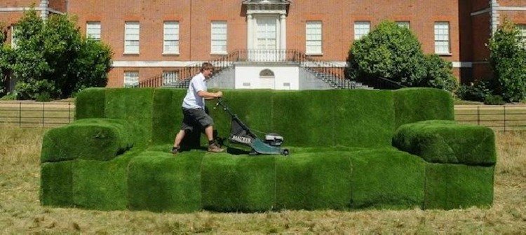 gräs-soffa-bygg-själv-gräsklippare-stor sittgrupp