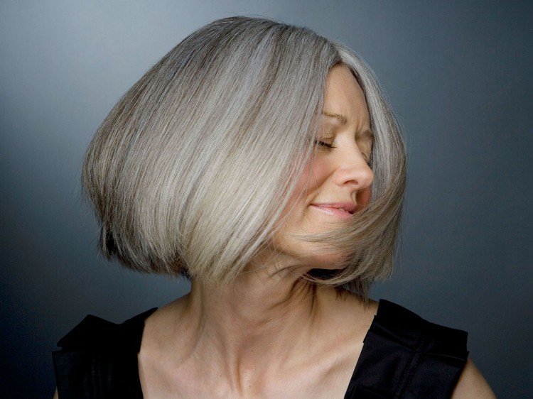 Frisyrer från 50 kvinnor upplever att grått hår växer ut