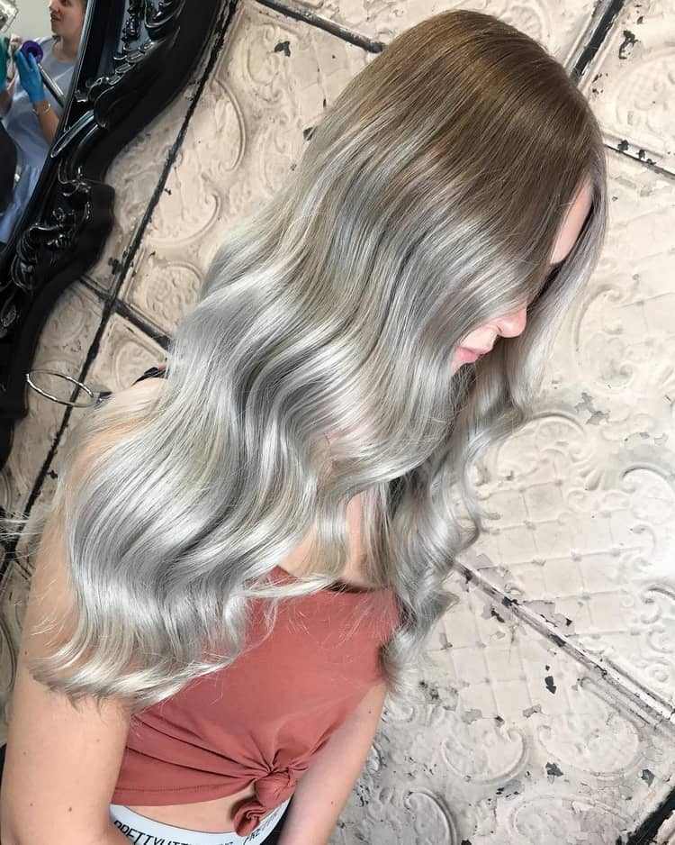 långt hår gråblont ombre