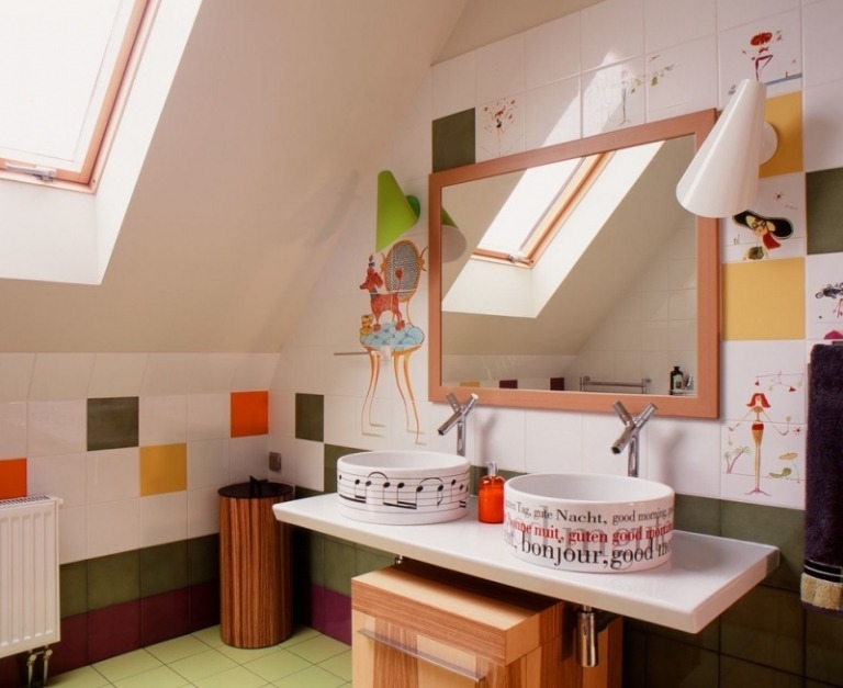 Gröna golvplattor-badrum-sluttande tak-barnbadrum