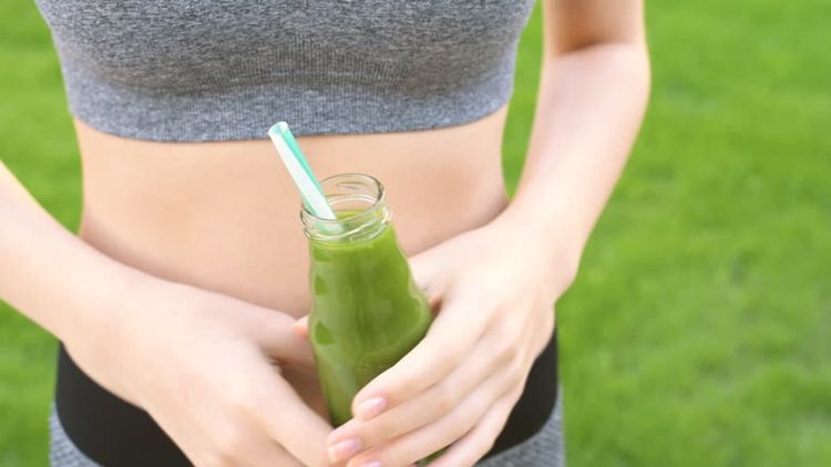 gröna-smoothies-gå ner i vikt-låg-kalori-diet-hålla sig i form
