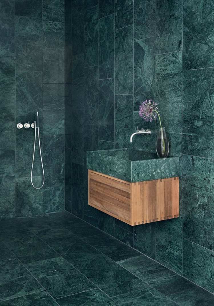 grön marmor trend levande badrum dusch minimalistisk trä