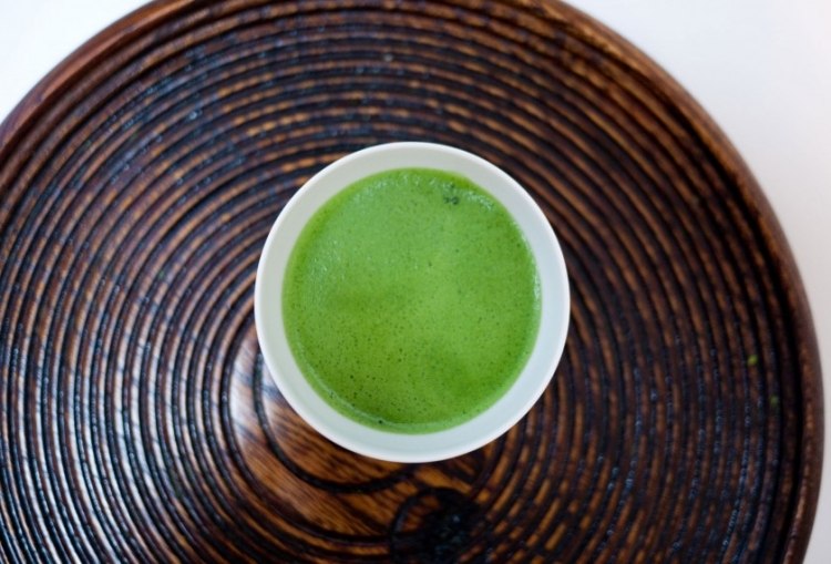 grön-matcha-te-hälsosam-drink