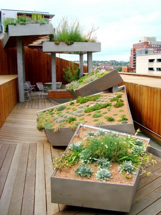 Balkongdesignidéer balkongväxter trädgårdsdesign betonglådor