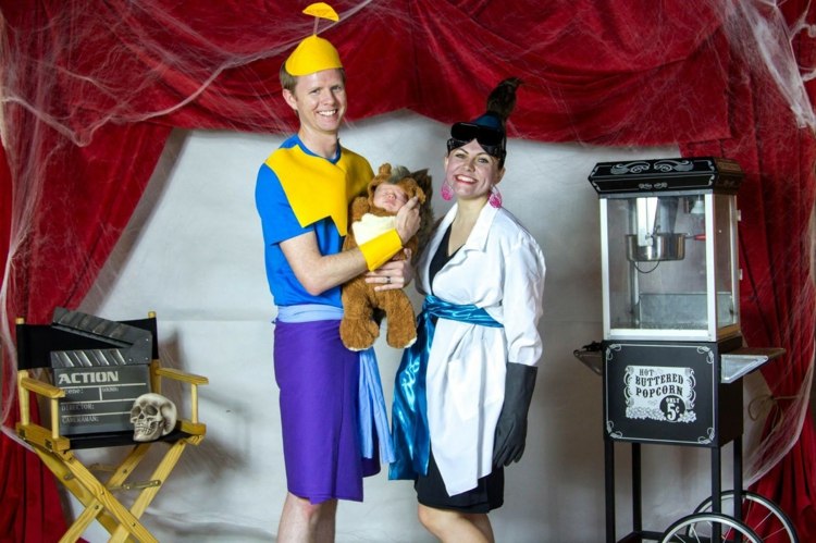 gruppdräkter för karnevalsfamiljen-rike-lama-bucky-yzma-kronk-diy-idé