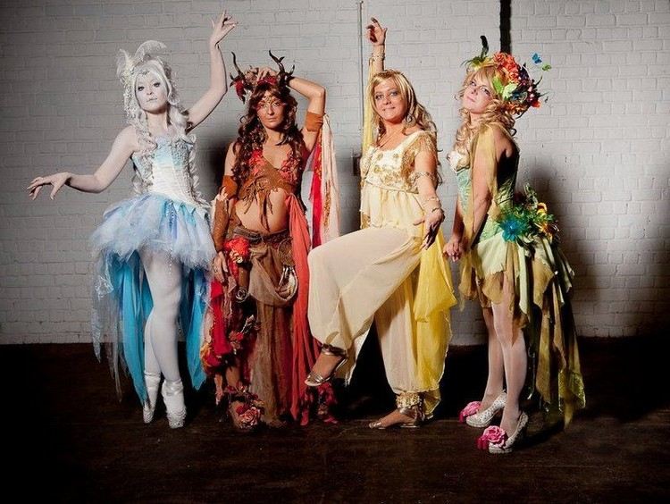 gruppdräkter idéer 4 personer karneval kvinnor fyra säsonger