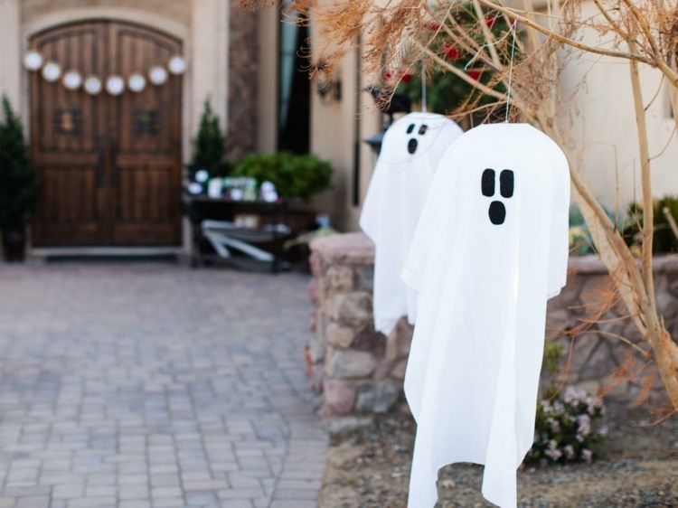 halloween dekorationer spöken tinkerduk vitt ansikte framgård