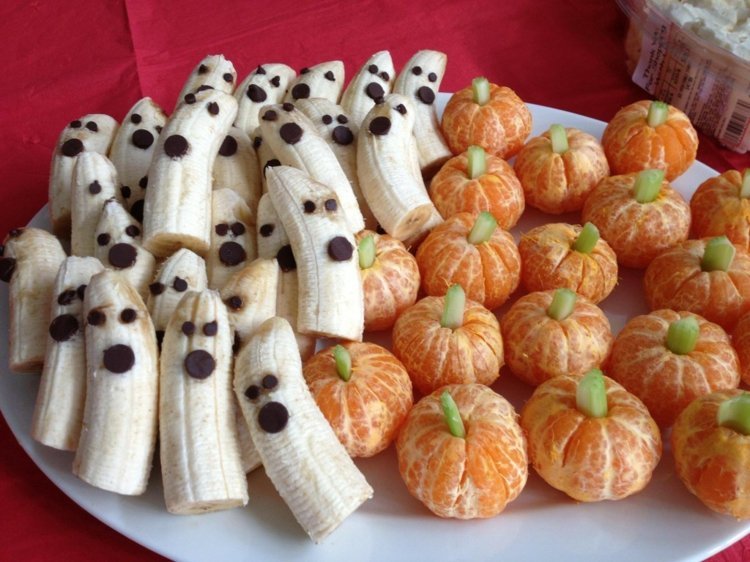halloween mat frukt bananer spök tangeriner pumpa look