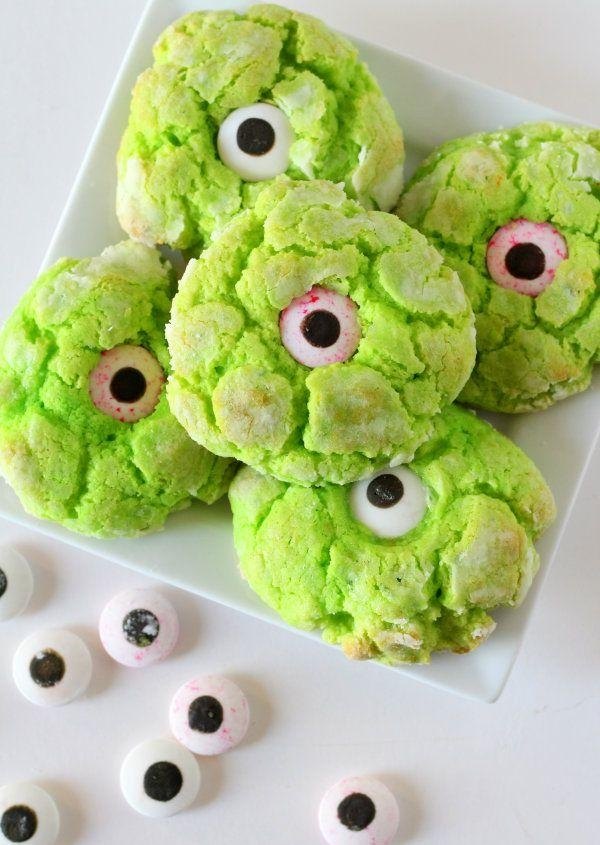 kreativa idéer-Halloween-mat-dekoration-zombie-kex-grönt-med-ögon