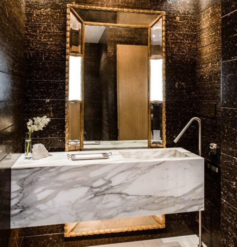 gäster toalett design marmor handfat spegel vägg trä imitation